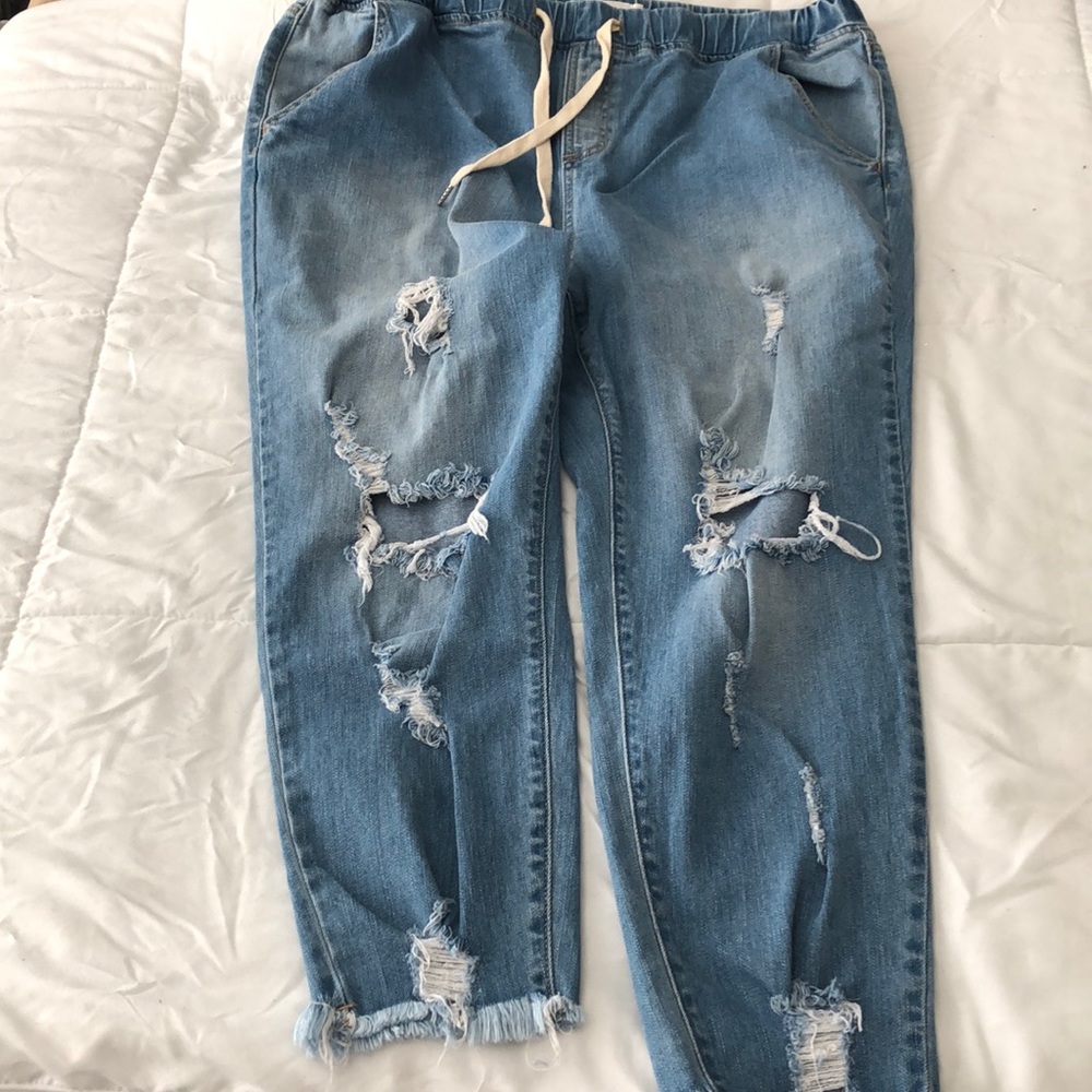 Destroy jeans
